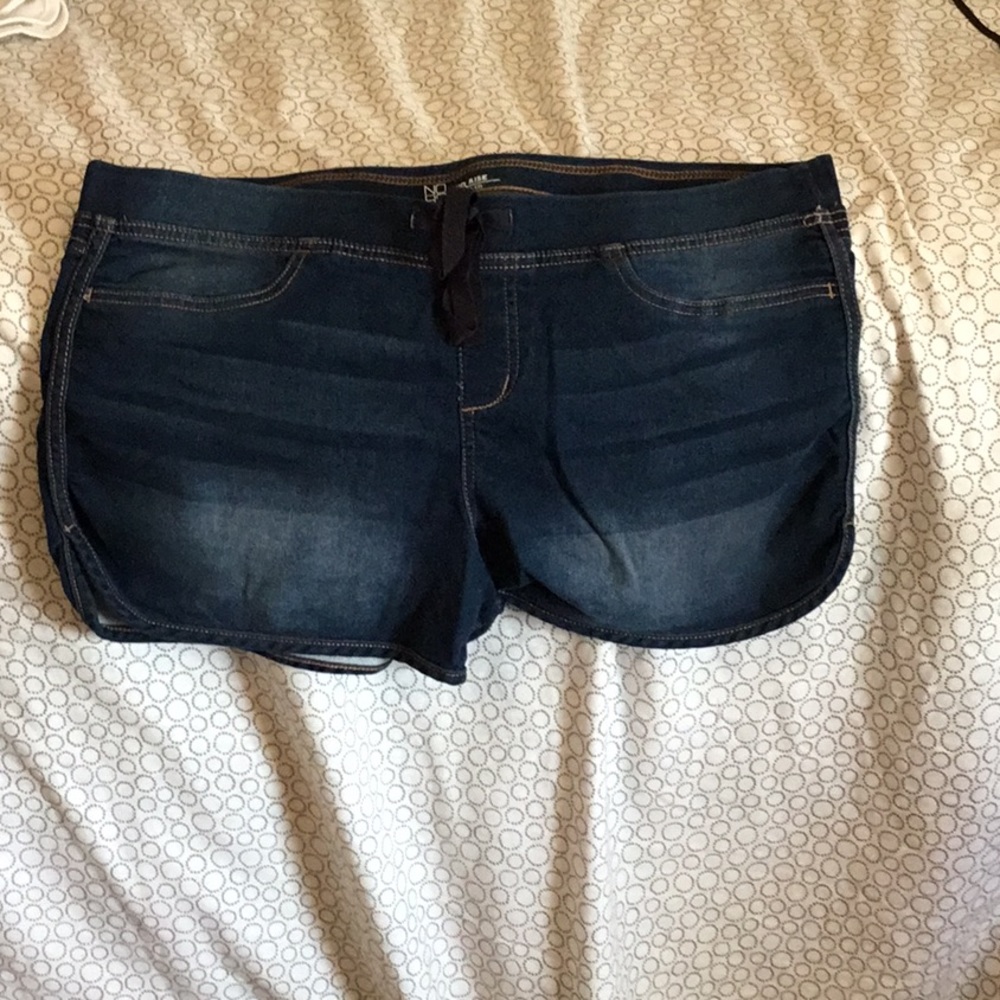 Jean shorts also streachy